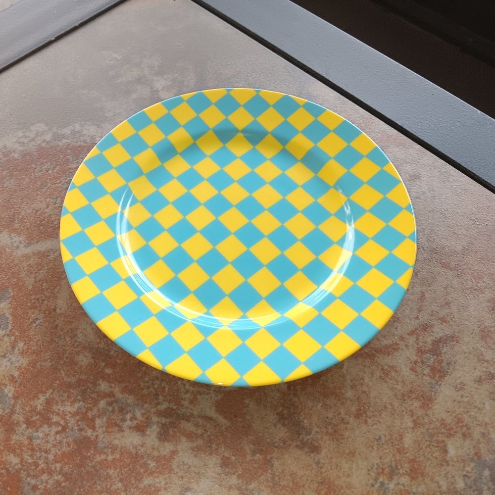 "Checks" design on this Fritz and Floyd plate. 1990s - Picture 2 of 5